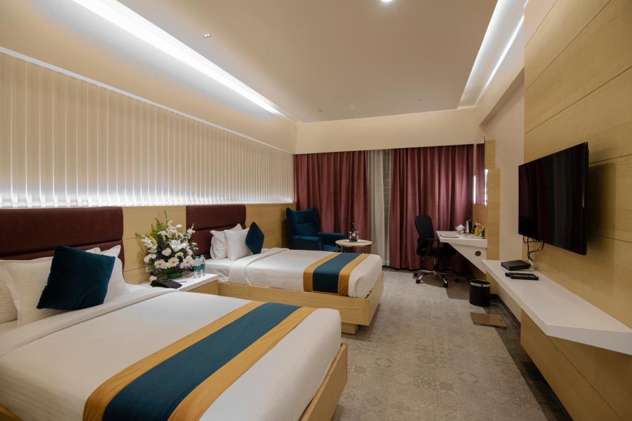 Zion - A Luxurious Hotel Bangalore Exterior foto
