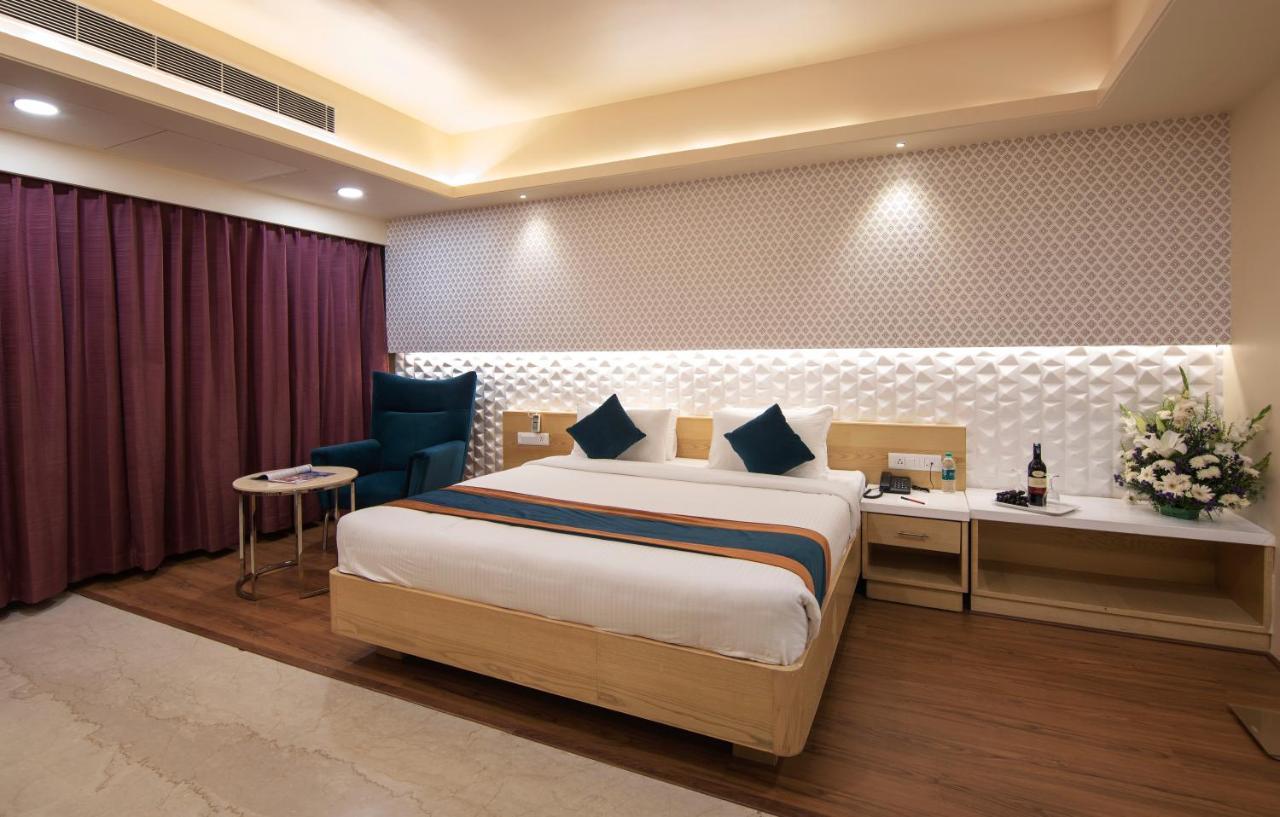 Zion - A Luxurious Hotel Bangalore Exterior foto